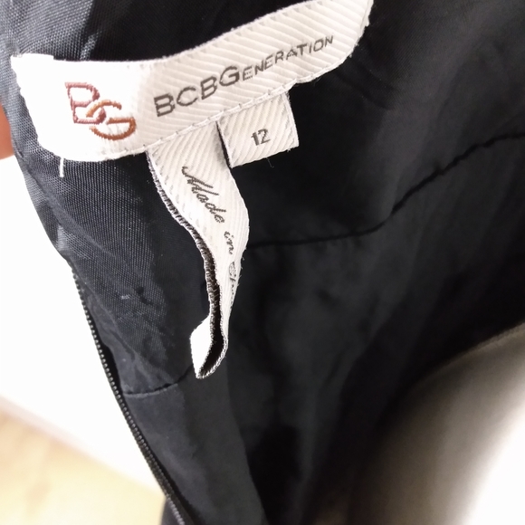 BCBGeneration Bl/Wht Chiffon Dress 12 - Picture 10 of 12